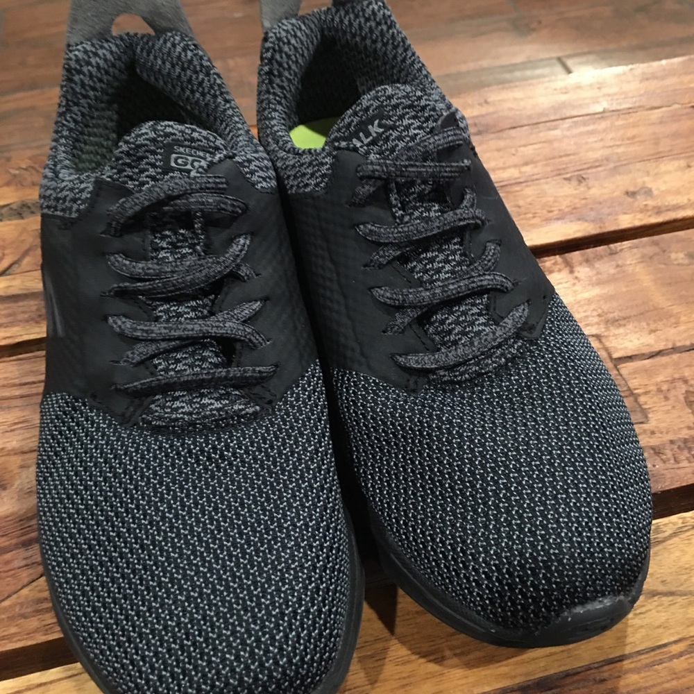 Brand new Skechers GogaMax